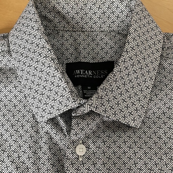 Kenneth Cole patterned button down M - Picture 2 of 3